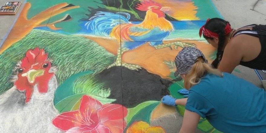 Los Angeles sokakları tebeşirle renklendi