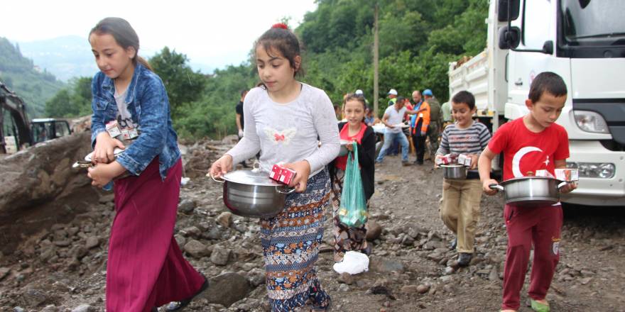 Trabzon vatandaşları ard arda uyarıldı: Yüksek kesimlere çıkın!