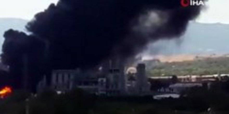 Cebelitarık’ta rafineri patladı! Zehirli duman gökyüzünü kapladı